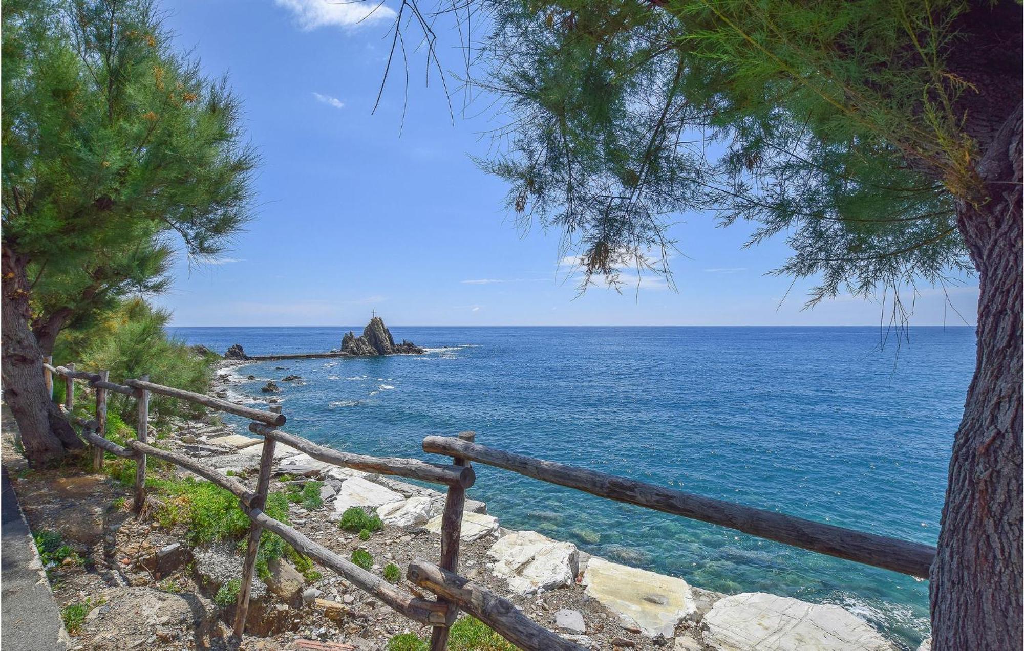 Amazing Apartment In Moneglia With House Sea View Kültér fotó